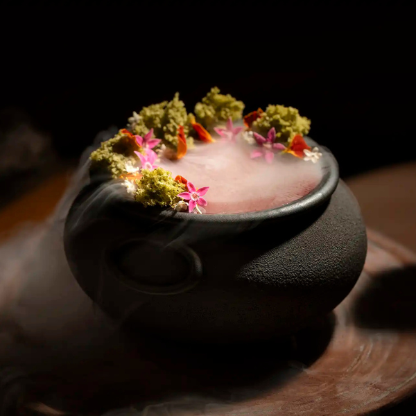 The Seasonal Showpiece: Strawberry & Pistachio Cauldron